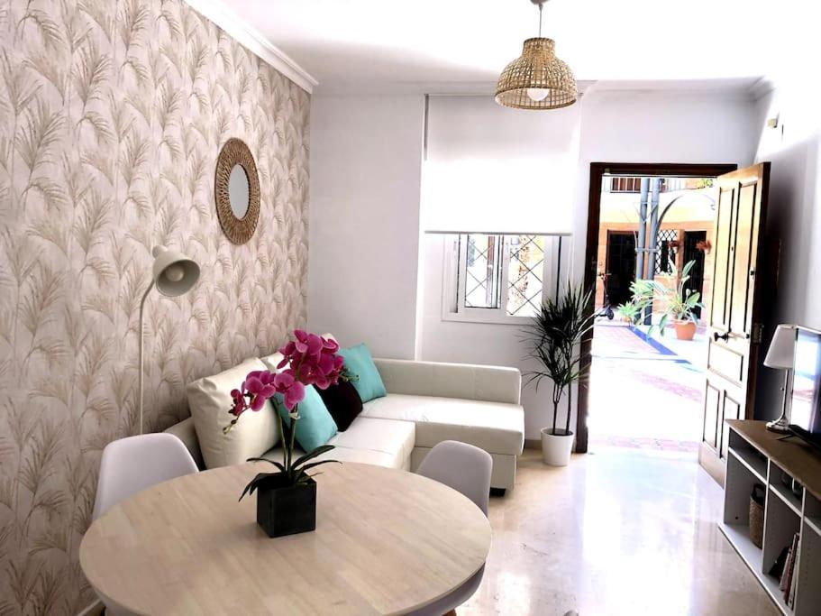 En Patio Sevillano Alameda-Isla Magica ภายนอก รูปภาพ