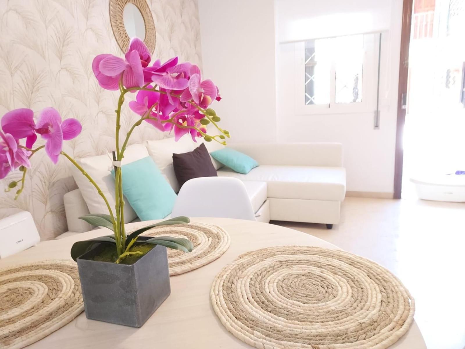 En Patio Sevillano Alameda-Isla Magica ภายนอก รูปภาพ